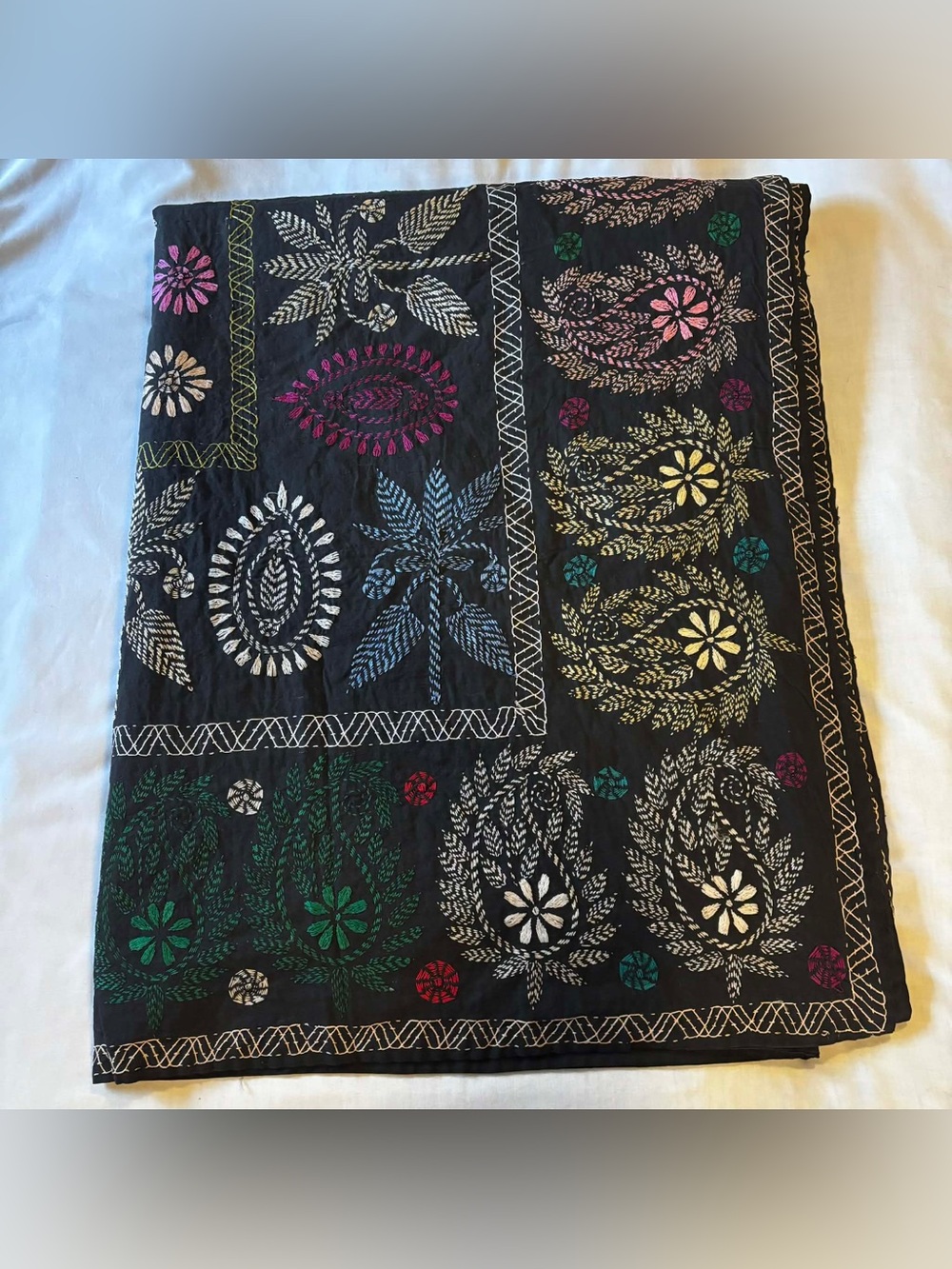 Vintage Indian Nakshi Kantha Floral Hand Embroidered Stitched Quilt 94in X 78in - Picture 7 of 8